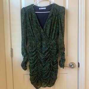 Zara vlogger favorite ditsy ruched floral mini dress in Green Small